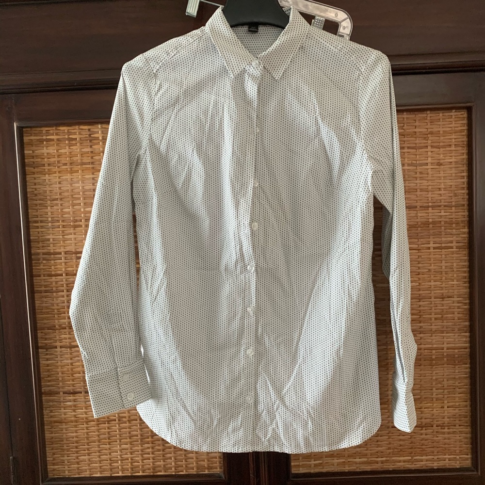 white with black dots . nwt. ann taylor top